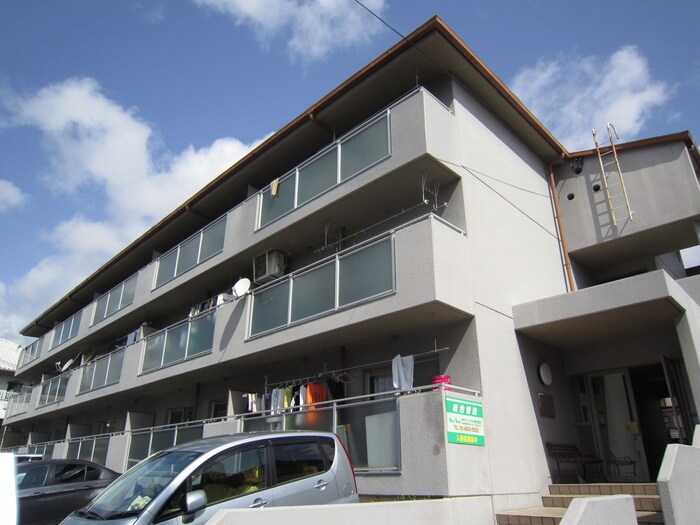 シャルム春日丘の物件外観写真