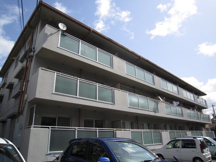 シャルム春日丘の物件外観写真