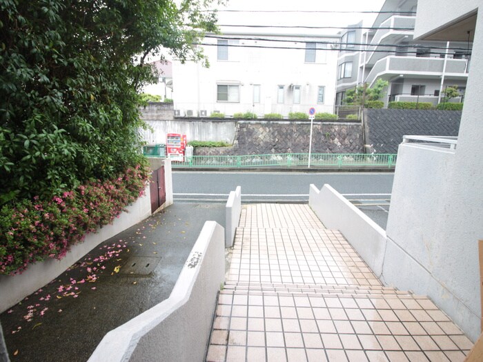 シャルム春日丘の物件外観写真