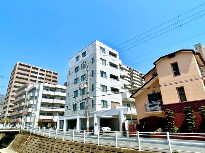 クレフ本山の物件外観写真