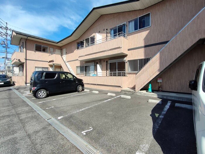 イーグルの物件外観写真