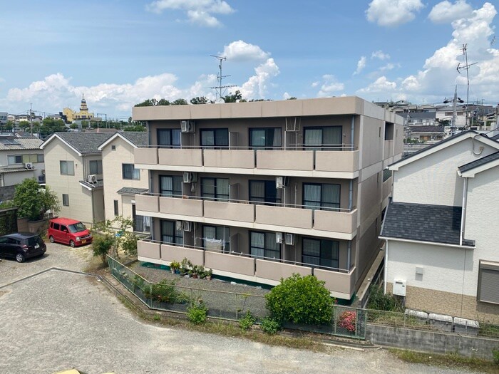 第２クラウンハイツの物件外観写真