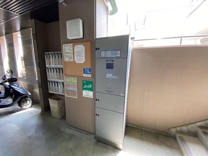 第２クラウンハイツの物件外観写真