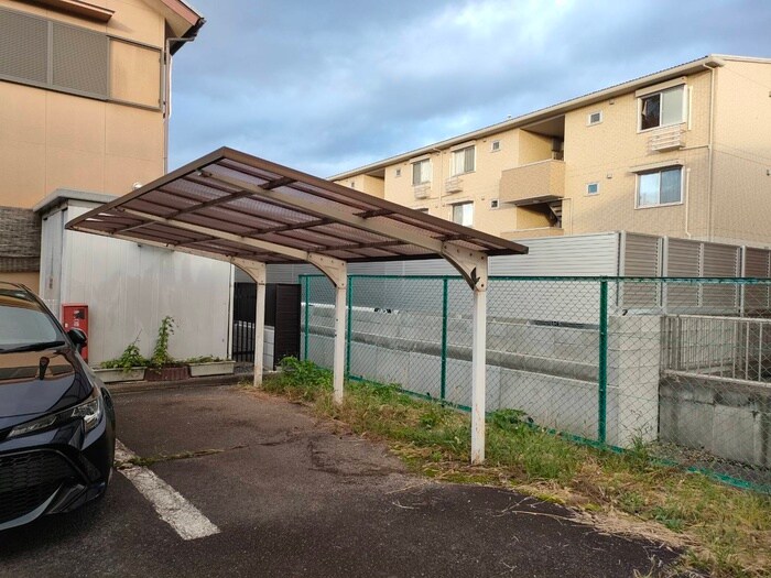 コ－ポプラミスの物件外観写真