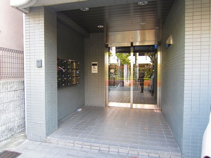 メゾンラフィ－ネの物件外観写真