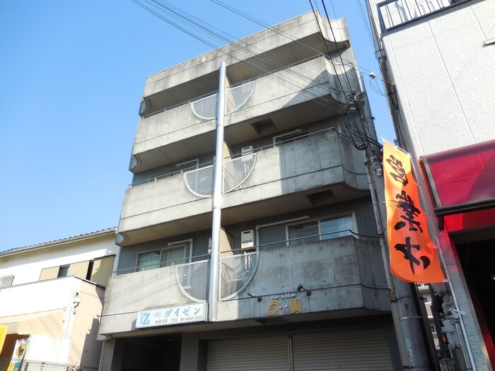 メゾンラフィ－ネの物件外観写真