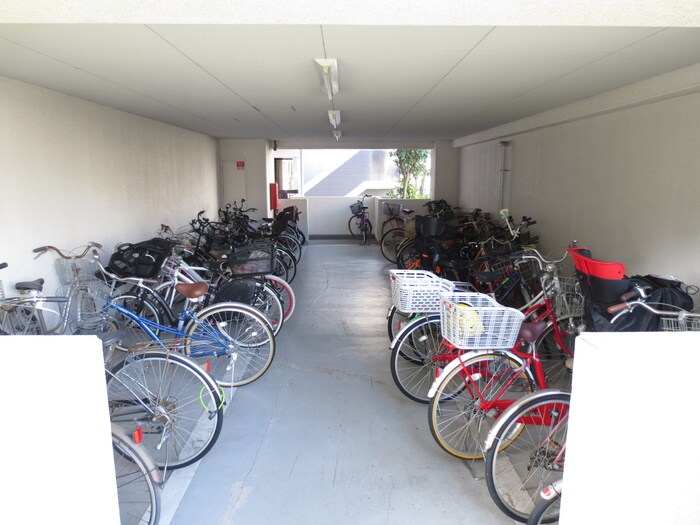 マンションあぜりあの物件外観写真