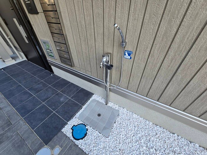 GRAMM六地蔵A棟の物件外観写真