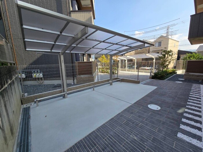 GRAMM六地蔵A棟の物件外観写真