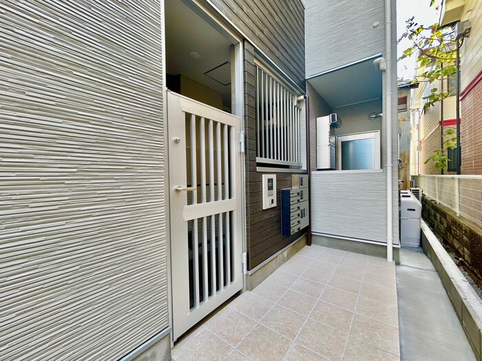 Laugh　Tale　２番館の物件外観写真