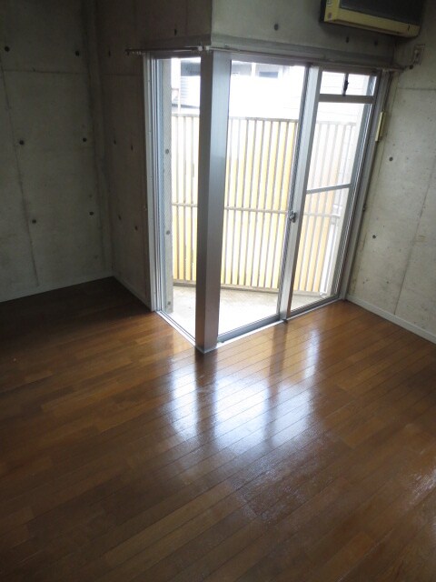 レッドボールコート上鳥羽の物件内観写真