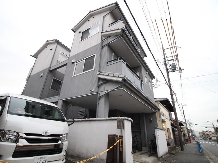 North Hillsの物件外観写真