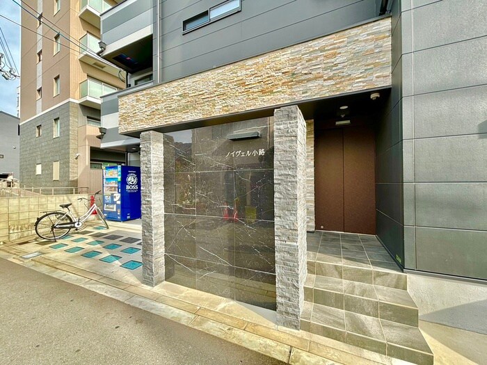 ノイヴェル小路の物件外観写真