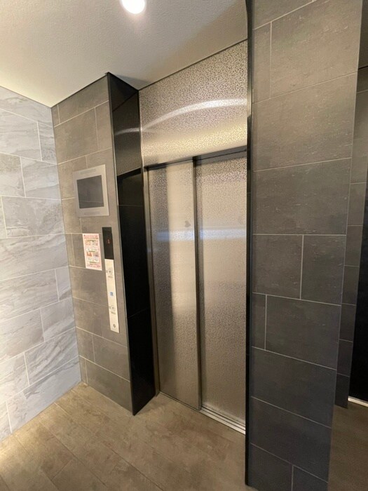 ﾌﾟﾚｻﾝｽOSAKADOMECITYｸﾛｽﾃｨ(407)の物件外観写真