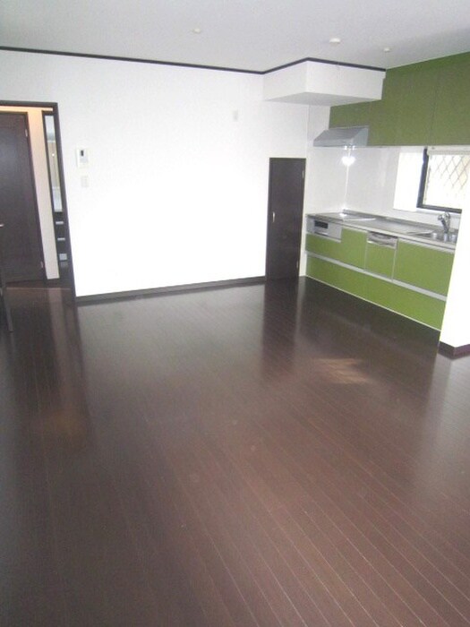 鴬の森町1貸家の物件内観写真