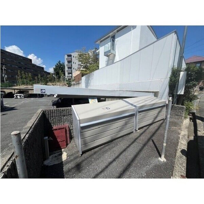 グローリーハイツ西緑丘の物件外観写真