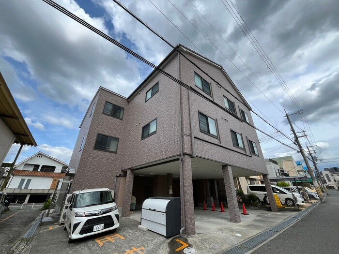 グレイス西山台の物件外観写真