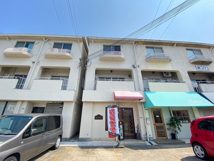 国松町連棟貸家の物件外観写真