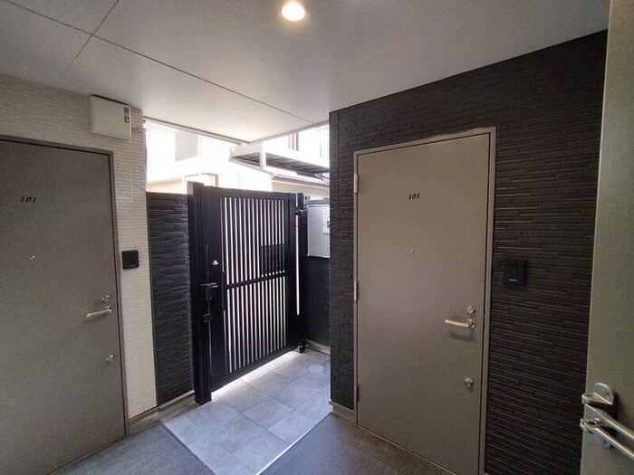 K&A鴫野西の物件外観写真