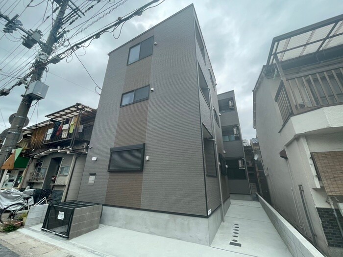 ハーモニーテラス納所町の物件外観写真