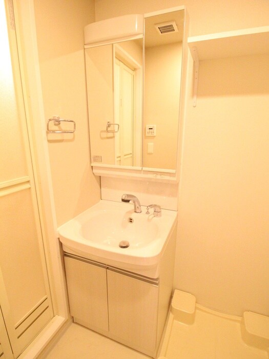 ﾌｧｰｽﾄﾌｨｵｰﾚ神戸駅前(301)の物件内観写真