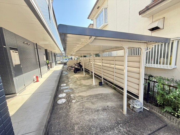 パ－クサイドフラットの物件外観写真