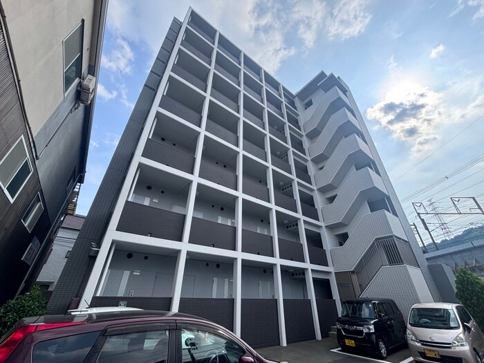 カンナビ－ノの物件外観写真