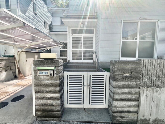 打上南町貸家の物件外観写真