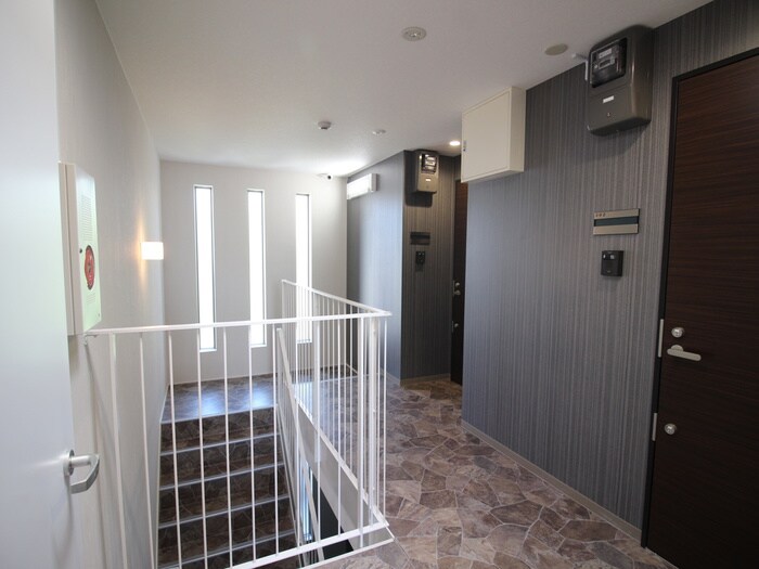 震雲マンションの物件外観写真