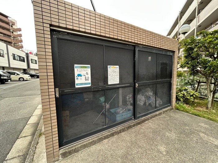 アドヴァンスコート緑地の物件外観写真