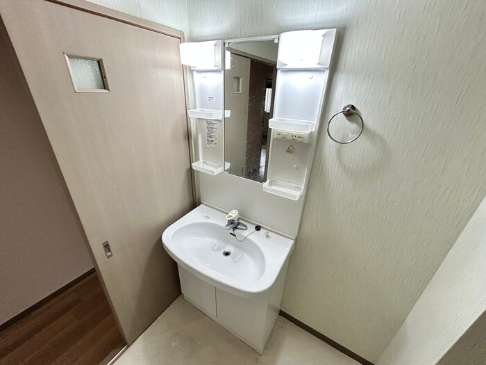 アドヴァンスコート緑地の物件内観写真