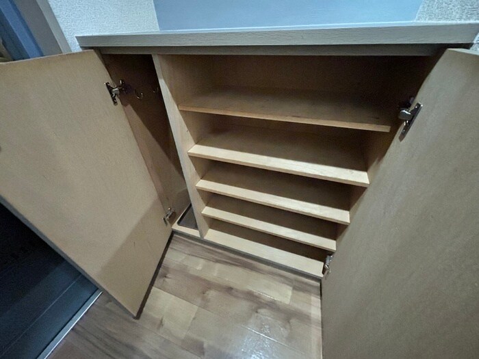 アドヴァンスコート緑地の物件内観写真