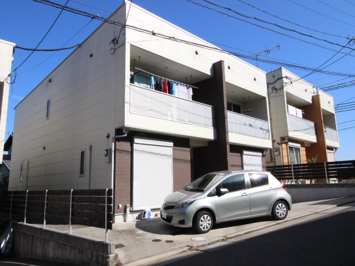 カレ・ブラン花住坂２の物件外観写真