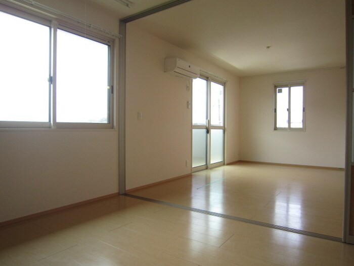 コリーナ島坂の物件内観写真