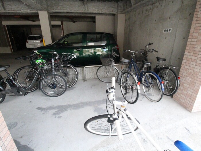 カサモラ－ダ船場（６－８号室）の物件外観写真