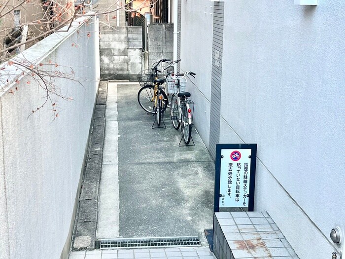 山吉ビルの物件外観写真