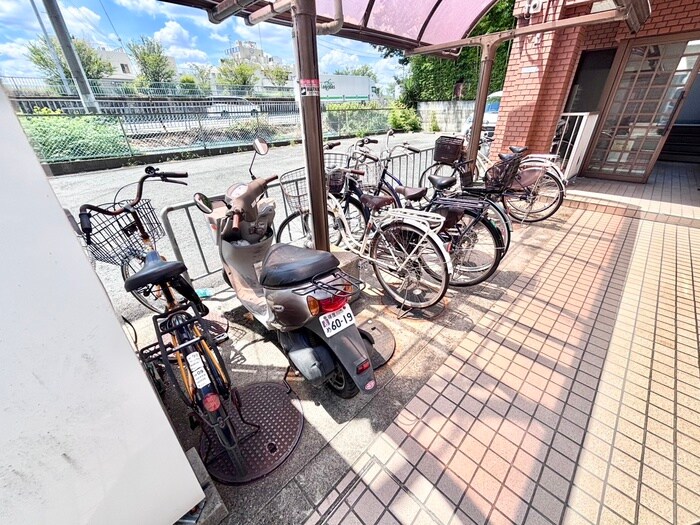 ウエスト・ストリームの物件外観写真