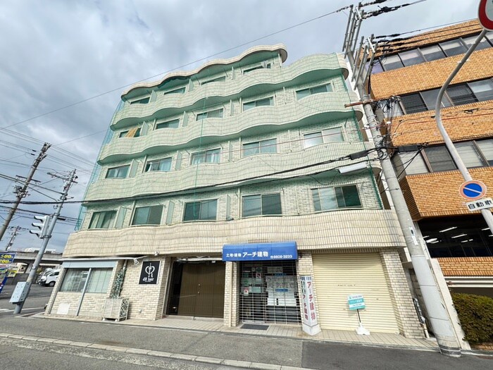 メゾンリベリカの物件外観写真