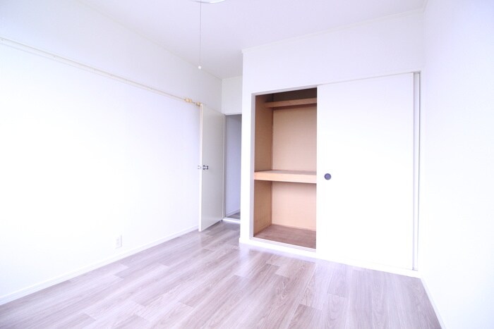 ビクトアール江角の物件内観写真