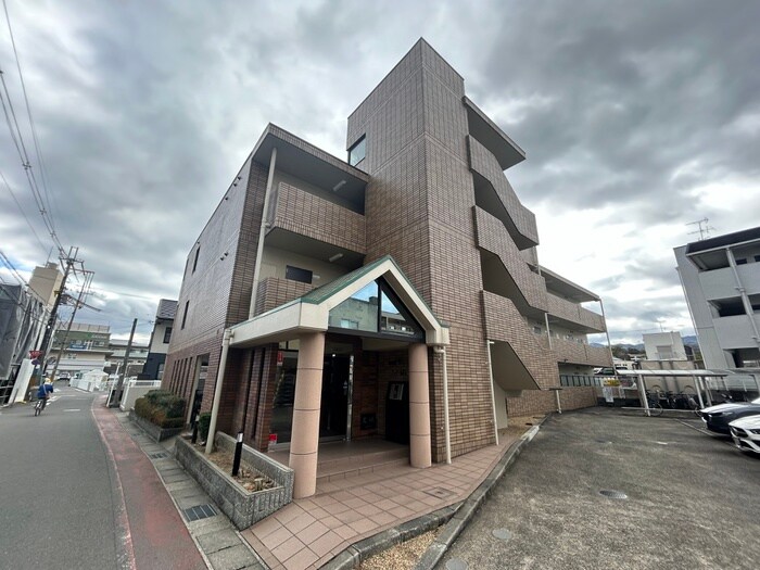 プレジ－ル天神の物件外観写真