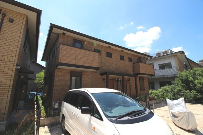 ウエストフィールド１０Ｃ棟の物件外観写真