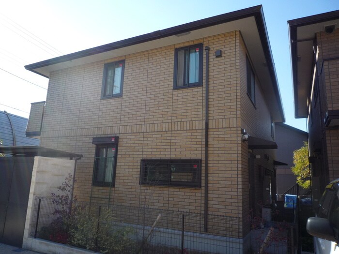 ウエストフィールド１０Ｃ棟の物件外観写真