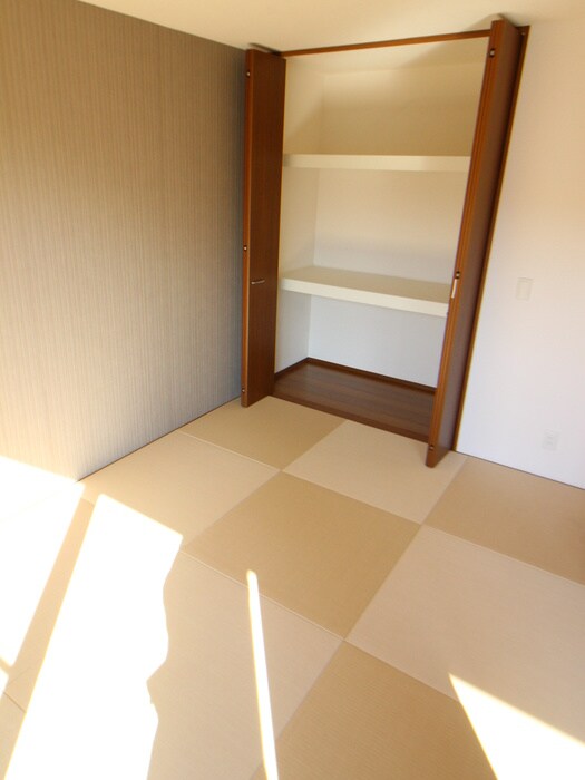 ウエストフィールド１０Ｃ棟の物件内観写真