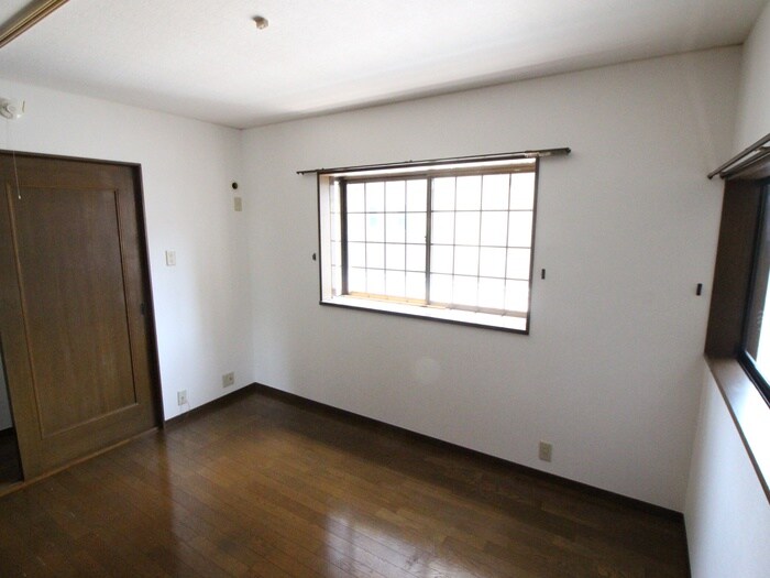 塚口本町1丁目貸家の物件内観写真