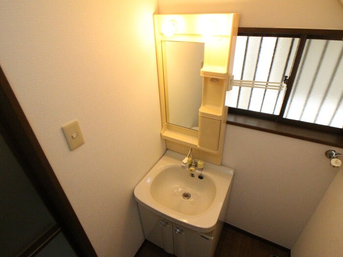 塚口本町1丁目貸家の物件内観写真