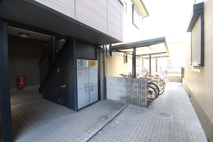 ウエストサイドタウンＦ棟の物件外観写真