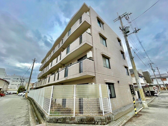 スリ－エヌ豊中の物件外観写真