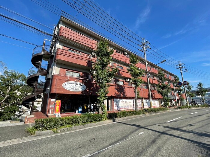 フルール名谷の物件外観写真