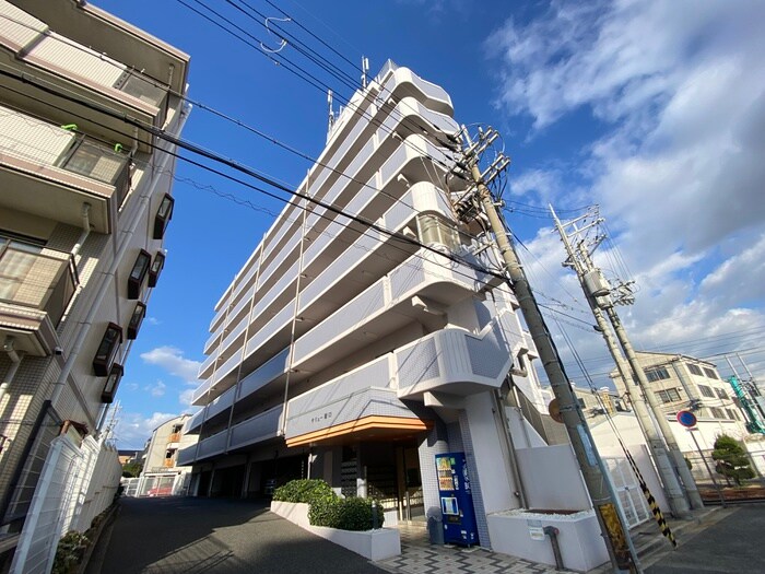 サリュー塚口の物件外観写真