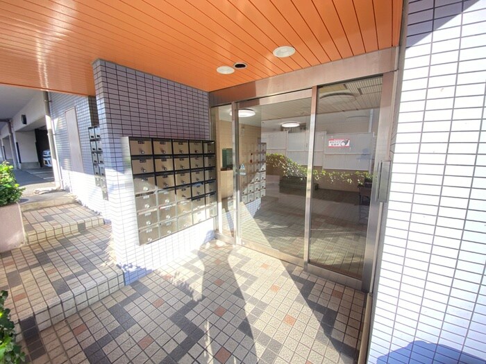 サリュー塚口の物件外観写真